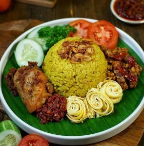 Mengungkap Rahasia Alasan Nasi Kuning Rumahan Terasa Lebih Enak Yang Tak Tertandingi